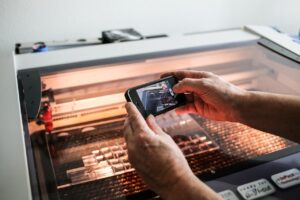 レーザー美顔器と毛穴パックは前後に使うべき？